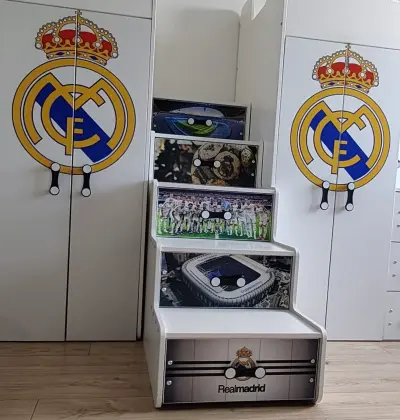 Druk na ścianie - Druk na szafie: Herb Real Madryt